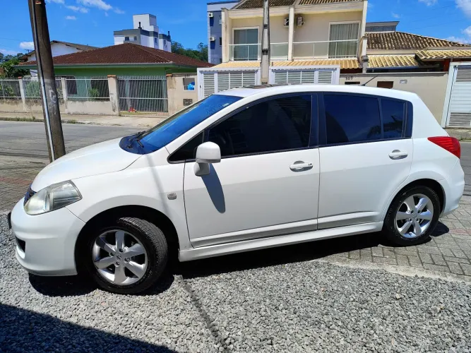 Nissan Tiida SL 1.8/1.8 Flex 16V Mec. 2013