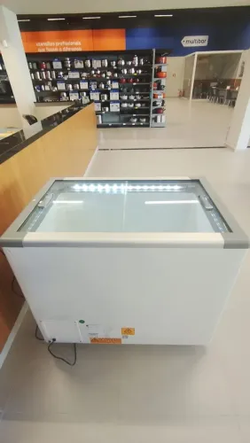 Freezer Horizontal Dupla Ação 311 Litros Tampo De Vidro Com Iluminação De Led Fricon