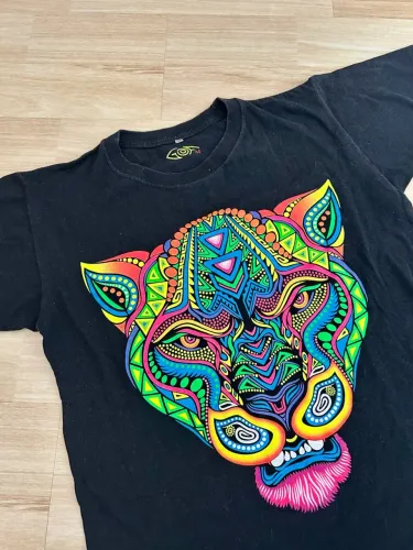 Blusa Preta Neon