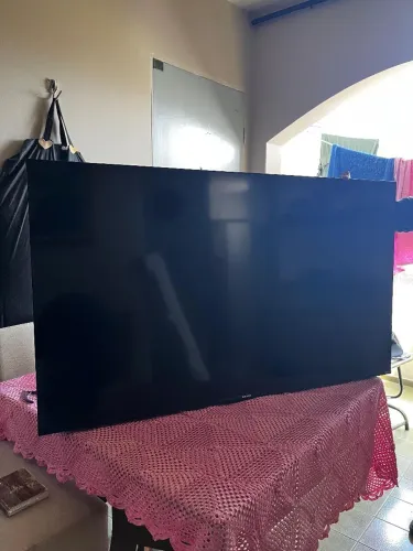 TV semp Toshiba 50, 1300,00 reais. Semi nova 6 meses de uso