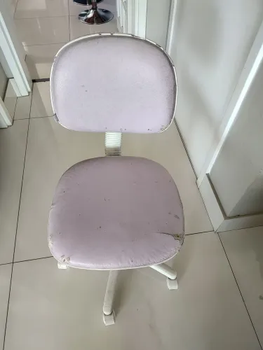 Cadeira escritório giratória lilás