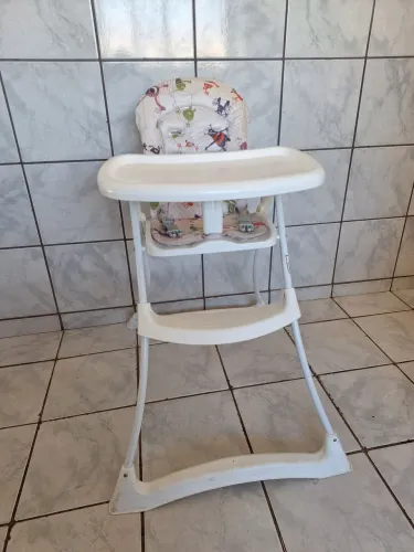 Cadeirinha de alimentação 