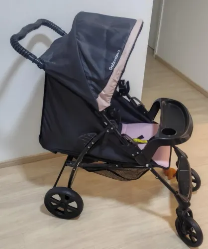 Vendo carrinho de bebê + bebê conforto