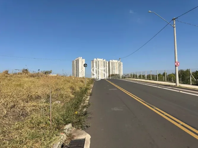 Terreno Comercial à Venda em Campinas-SP Bairro X 391,79 m² de Área Disponível