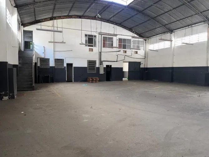 Galpão/Depósito/Armazém para aluguel com 516 metros quadrados em Irajá - Rio de Janeiro -