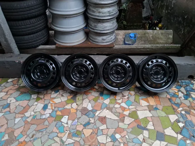 Jogo de rodas de ferro aro 14/4 furos originais VW Gol Voyage Saveiro e outros