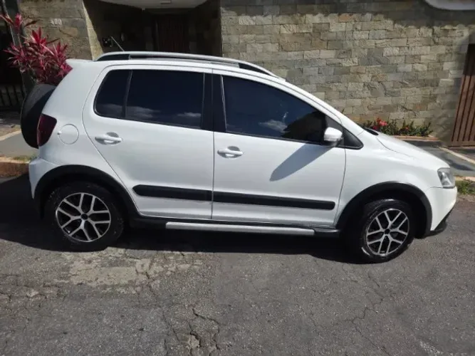 Volkswagen Crossfox 1.6 MI Total Flex 8V 5P 2013