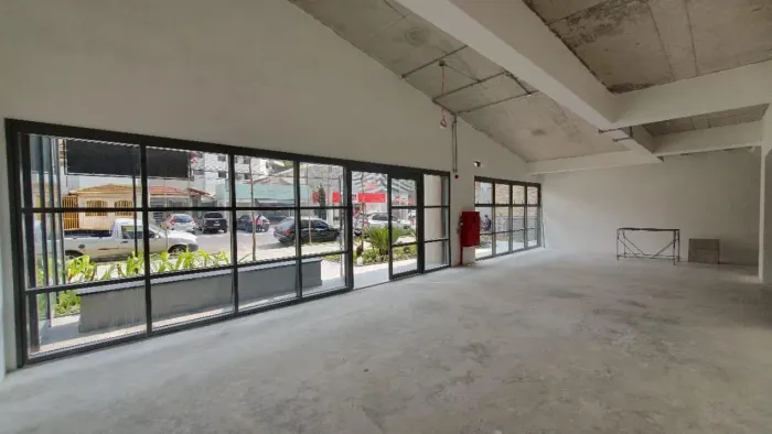 Conjunto comercial de alto padrão no Campo Belo, São Paulo-SP: 8 salas, 5 vagas e 390m² de