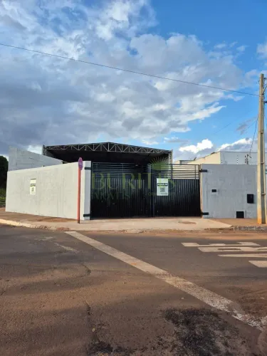 Galpão para alugar em Rio Verde, Jardim São Tomaz, com 440 m²