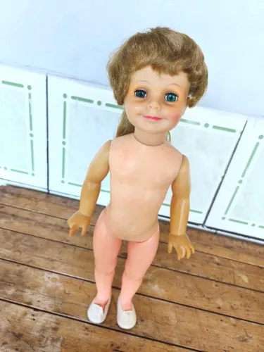 Boneca antiga 