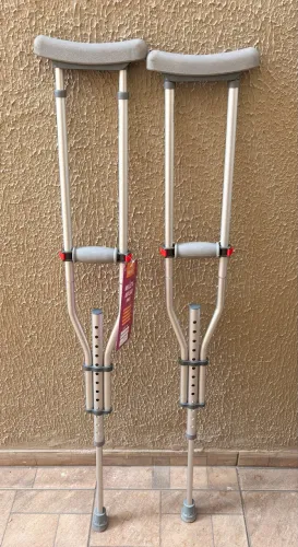 Par de Muletas Axilares Hidrolight 3 em 1 Reguláveis