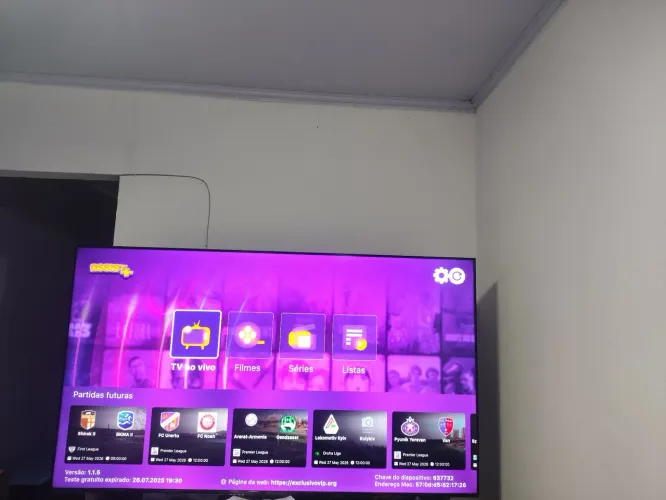 Vendo uma tv conservada.1 ano de uso.de 65polegadas TCL