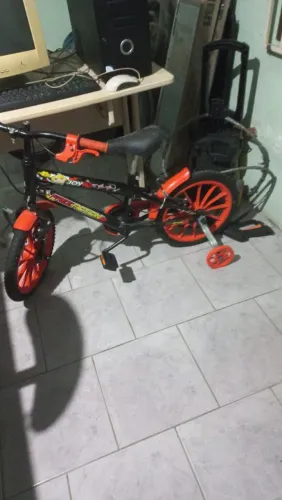 Bicicleta infantil nova aro 16 com rodinha Joy/ Ultra Action