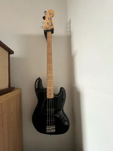 Baixo Squier Jazz Bass