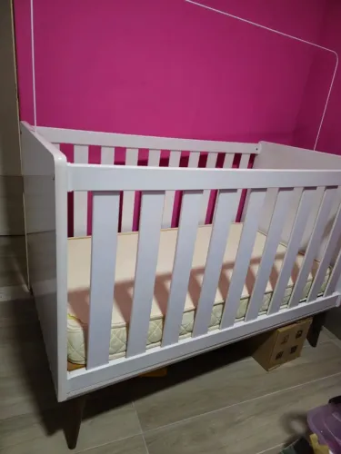 Berço 2 em 1 (Vira Mini Cama) + Colchão e Protetores Artesanais de Brinde