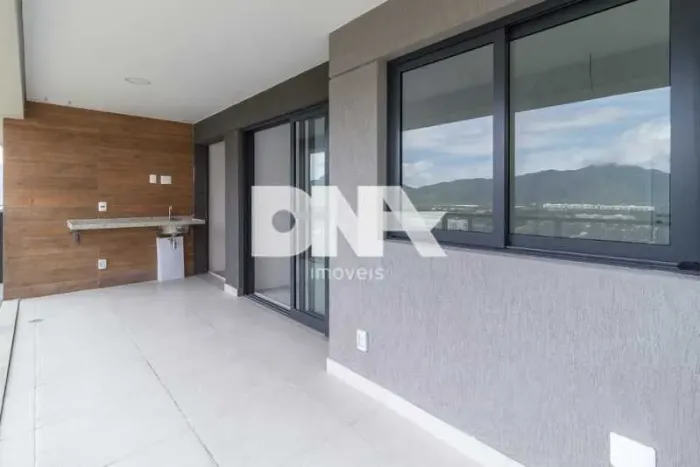 Apartamento - / Residencial / Recreio dos Bandeirantes