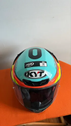 Capacete KYT