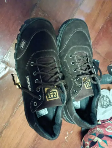 Bota Caterpillar nova tamanho 42 