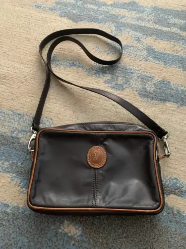 Bolsa transversal marrom de couro
