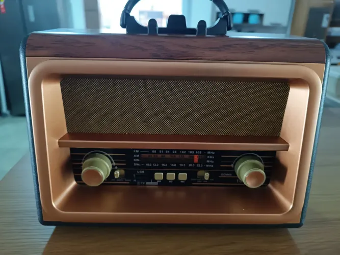 Radio am fm sw estilo antigo retro imitando madeira 110/220 pilha e bateria 