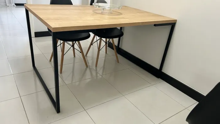 Mesa de jantar (estilo industrial 1,35 x 0,90)