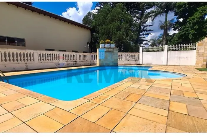 SOFISTICAÇÃO, CONFORTO E EXCLUSIVIDADE EM UMA CHÁCARA COMPLETA PORTEIRA FECHADA
