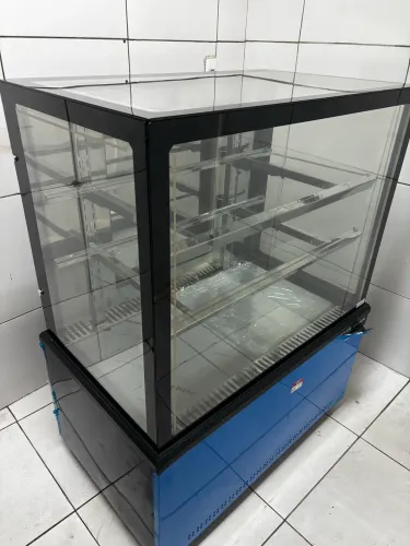 BALCÃO VITRINE REFRIGERADA VENÂNCIO