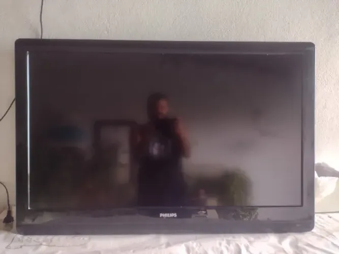 TV Phillips LCD para retirada de pecas