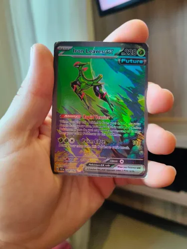 Carta rara do Pokémon IRON LEAVES