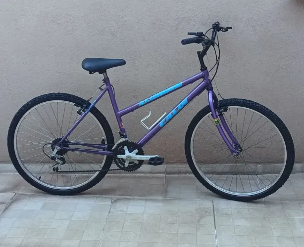 Bicicleta Caloi aro 26/21 marchas toda Shimano nada para consertar