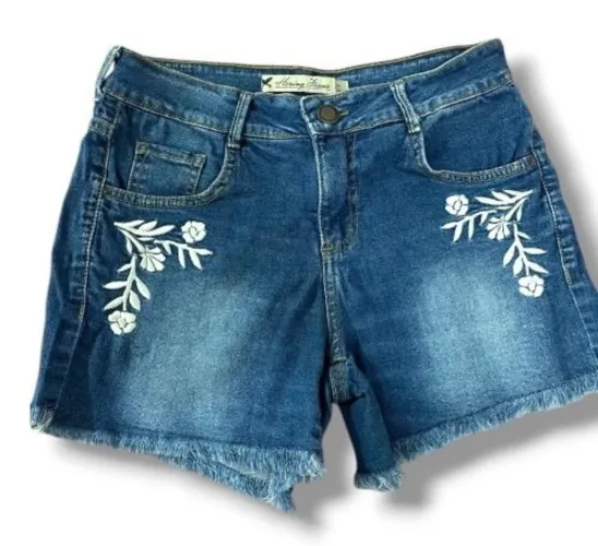 Short Jeans com Bordado Floral Hering