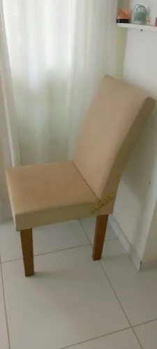 Cadeira acolchoada pra usar como esta ou reformar 