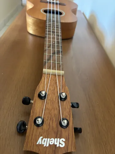 Ukulele Shelby Tenor 