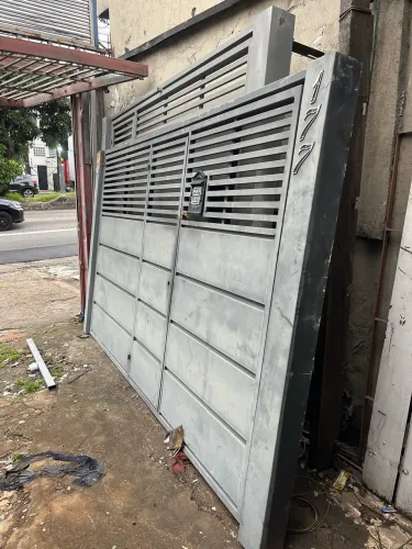 Portão basculante 
