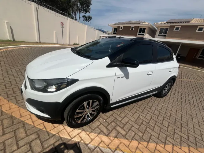 Chevrolet Onix Activ 1.4 8V Flex Aut. 4P 2018