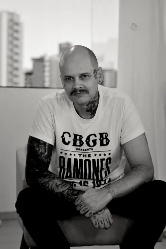 Tatuador Profissional | Blackwork, Realismo e Anime/Mangá (Florianópolis)