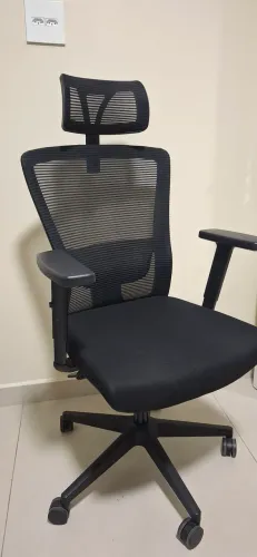 Cadeira de Escritório Ergonômica Comfy Stance Plus Tela Mesh Preta, Giratória e Relax