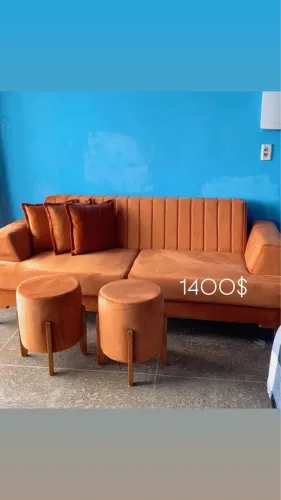 Sofá Lux 2 metros + 2 puffs redondos em joli Aveludado 1400$ a vista
