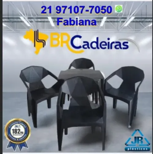 Mesa plastica com poltronas 3D