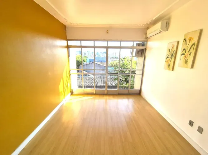 Apartamento de 2 quartos com sacada no bairro São Geraldo próximo das Av. Benjamin Constan