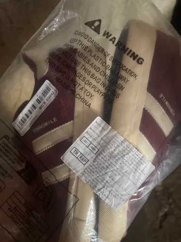 Tênis vintage cor vinho usado 1x ideal para o dia a dia número 39/40