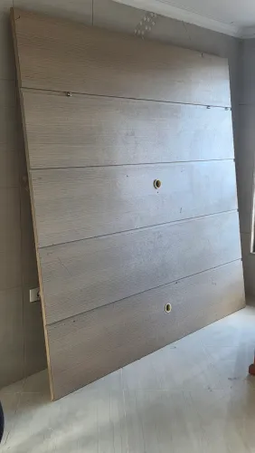 Painel de TV 2.20 x 2.20 CHAPEADO E FOLEADO SUPORTA TV ATÉ DE 85 