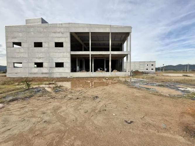 Galpão disponível para locação com 5.000 m2 na cidade de Gaspar/SC