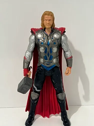 Boneco thor hasbro