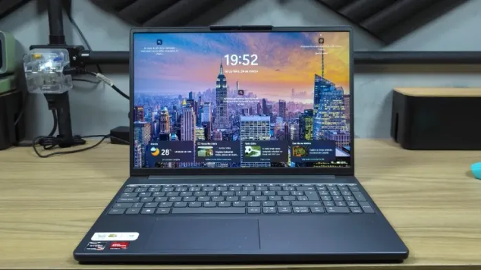 Notebook Lenovo IdeaPad Slim 3 Ryzen 7-7735HS 16GB 512GB 15.3" FHD IPS Radeon 680M