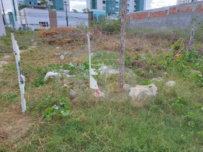 Terreno Plano Para Venda na Atalaia com 216m² a 800m da Praia