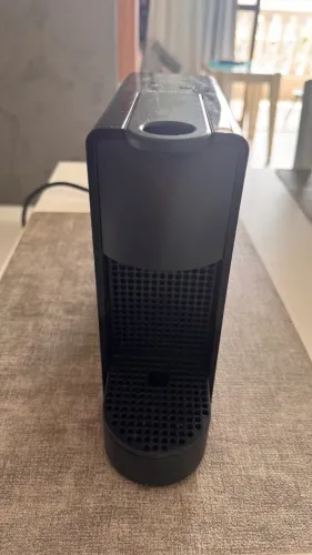 Cafeteira cápsula Nespresso Essenza Mini C30