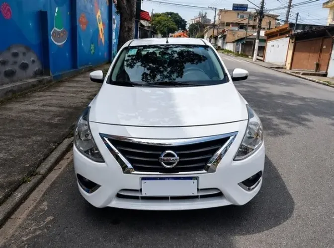 Nissan Versa Unique 1.6 16V Flexstart 4P Aut. 2018