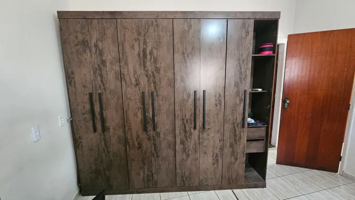Guarda Roupa 8 portas