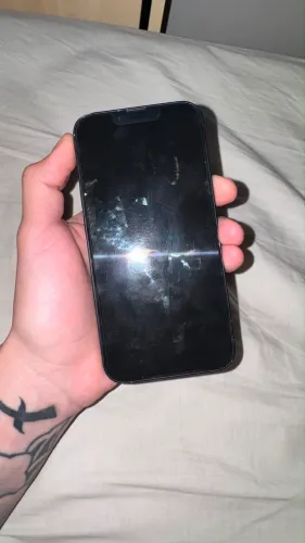 iPhone 16 e 